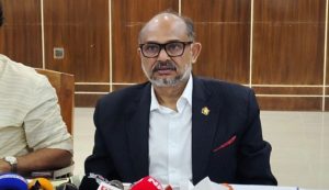 দারিদ্র্য বৃদ্ধির আশঙ্কা, অর্থনৈতিক দুর্ভোগ নিয়ে সতর্ক করলেন অর্থ উপদেষ্টা